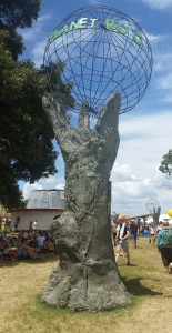 Bonnaroo's Planet Roo statue
